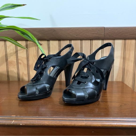 NIB Miss Bison Braelyn Lace Up Faux Leather Open Toe Black Heel (9.5) - Picture 2 of 10